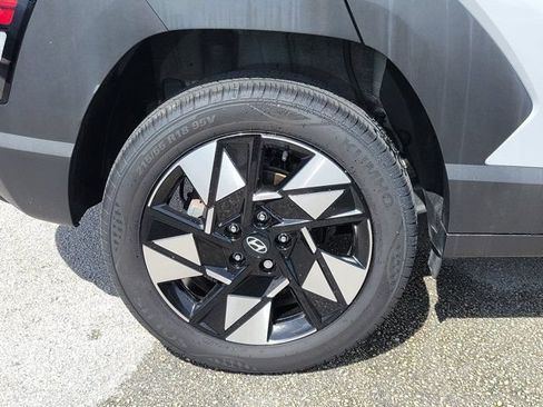 Certified 2024 Hyundai Kona SEL w/ Convenience Package AWD/4WD image 5