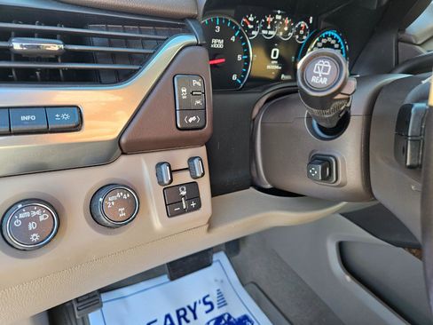 Used 2020 Chevrolet Suburban Premier AWD/4WD image 27