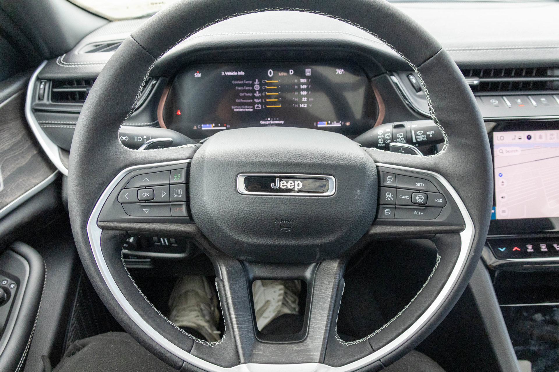New 2026 Jeep Grand Cherokee Limited w/ Limited Altitude Package AWD/4WD image 30