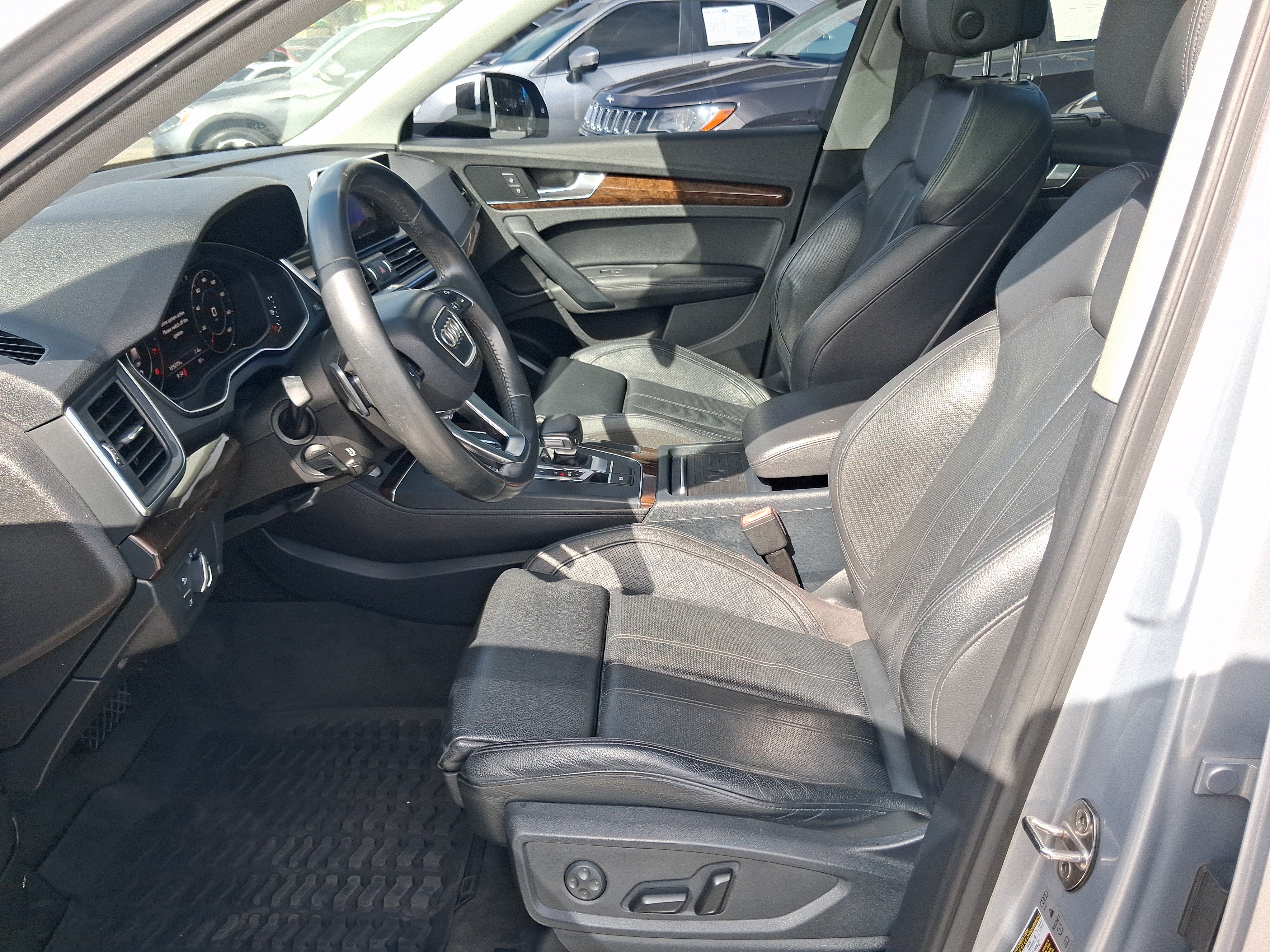 Used 2019 Audi Q5 2.0T Premium Plus w/ Premium Plus Package AWD/4WD image 10