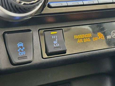 Used 2022 Toyota RAV4 XLE Premium AWD/4WD image 19