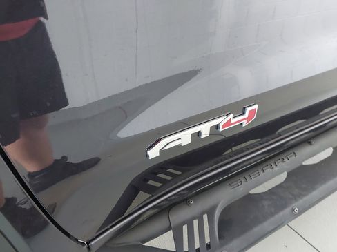 Used 2025 GMC Sierra 1500 AT4 image 32