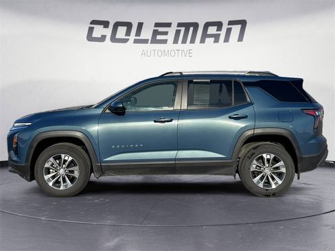 Used 2025 Chevrolet Equinox LT w/ Convenience Package II image 2