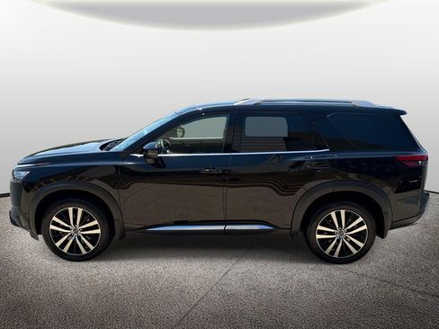 Used 2025 Nissan Pathfinder Platinum AWD/4WD image 3