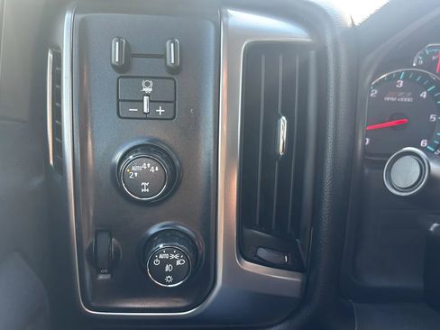 Used 2018 Chevrolet Silverado 1500 LT w/ Texas Edition image 7