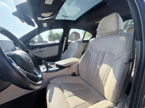 Used 2019 BMW 540i w/ Premium Package RWD image 6