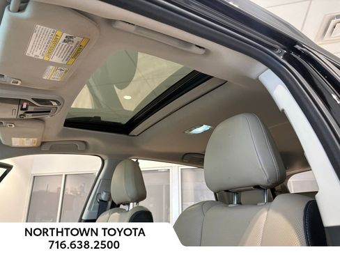 Used 2022 Subaru Outback Limited image 12