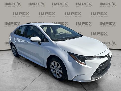 Used 2024 Toyota Corolla LE image 7