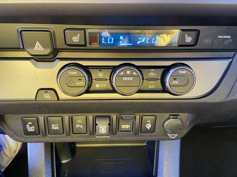 Used 2023 Toyota Tacoma TRD Sport w/ TRD Premium Sport Package RWD image 26