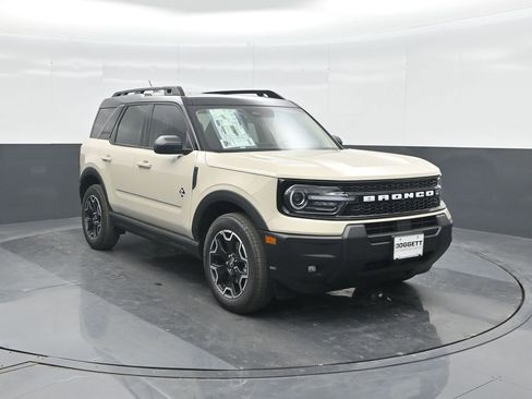 New 2025 Ford Bronco Sport Outer Banks image 8