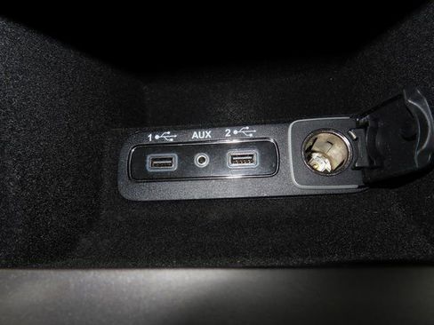 Used 2018 Jeep Grand Cherokee Limited w/ Luxury Group II image 26