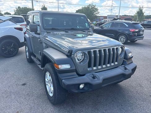 Used 2020 Jeep Wrangler Sport AWD/4WD image 2
