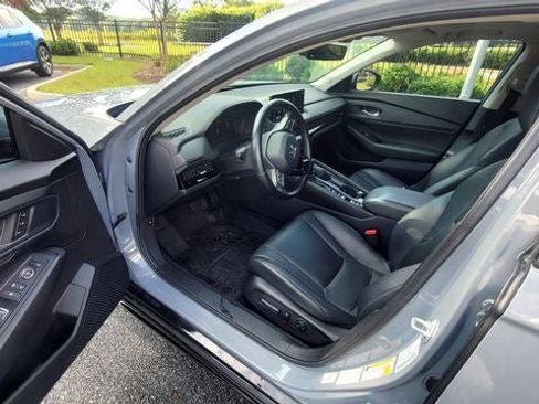 Used 2023 Honda Accord EX-L image 9
