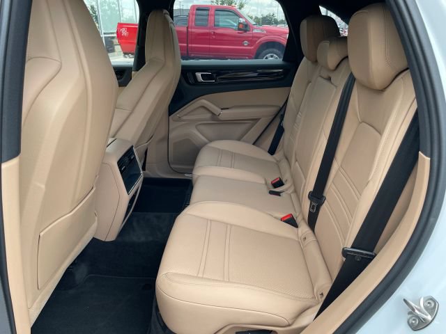 Used 2023 Porsche Cayenne AWD/4WD image 45