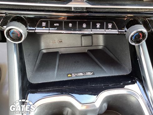 Used 2024 Chevrolet Traverse LT FWD image 22