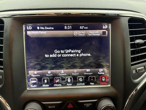 Used 2018 Jeep Grand Cherokee Laredo RWD image 10
