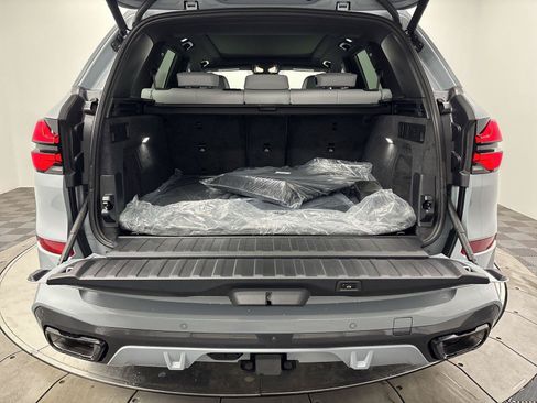 New 2026 BMW X5 xDrive40i w/ M Sport Package AWD/4WD image 21