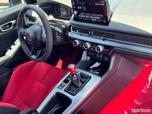 Used 2025 Honda Civic Type R image 11