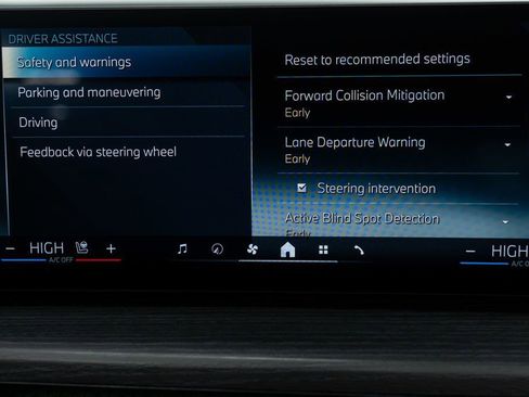 Used 2025 BMW 430i xDrive w/ Premium Package image 30