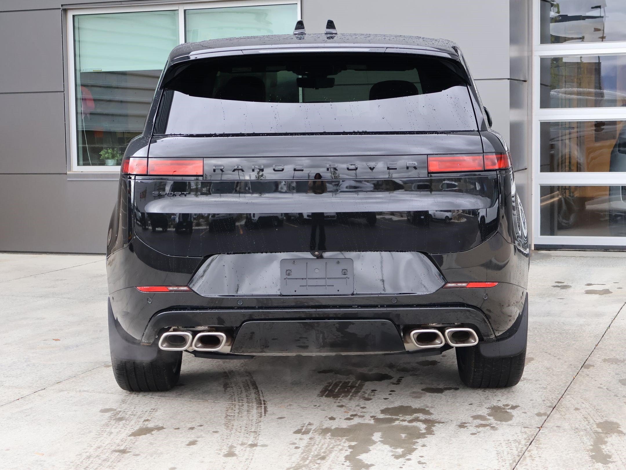 Used 2026 Land Rover Range Rover Sport Dynamic SE AWD/4WD image 9