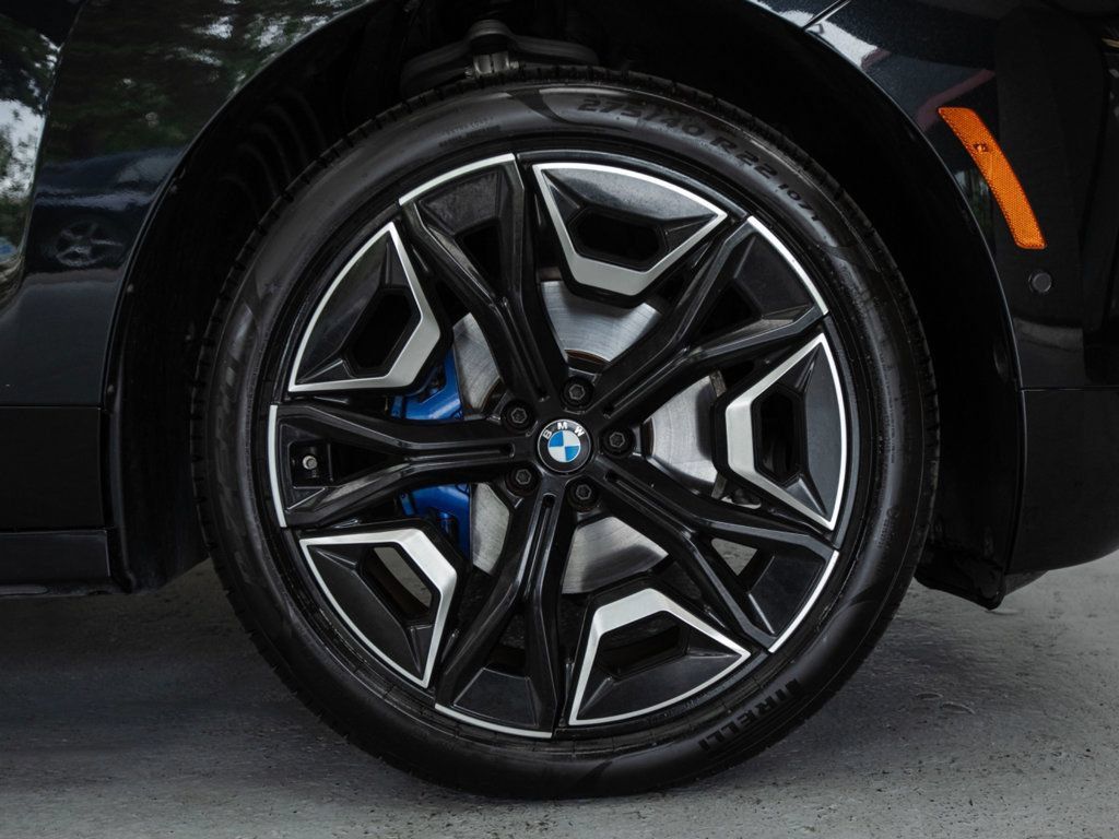 Used 2024 BMW iX xDrive50 w/ Premium Package AWD/4WD image 10