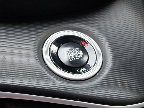 Used 2024 Jeep Grand Cherokee L Laredo image 24