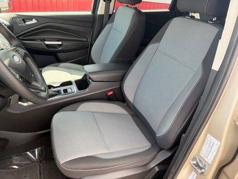 Used 2017 Ford Escape SE AWD/4WD image 34