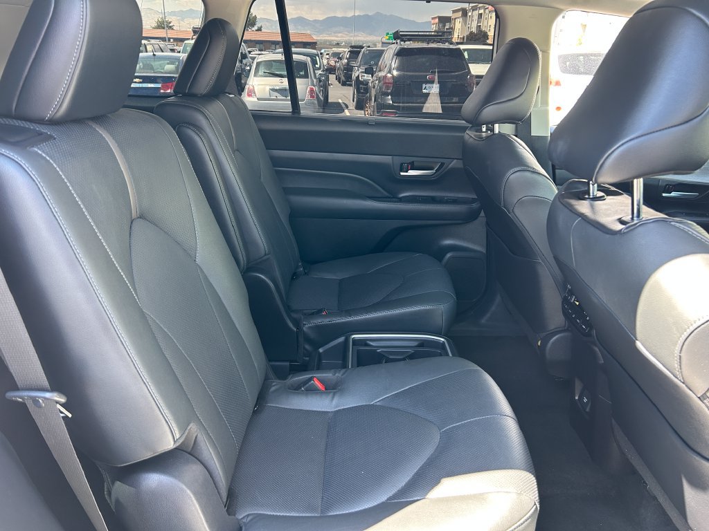 Used 2025 Toyota Grand Highlander AWD image 38