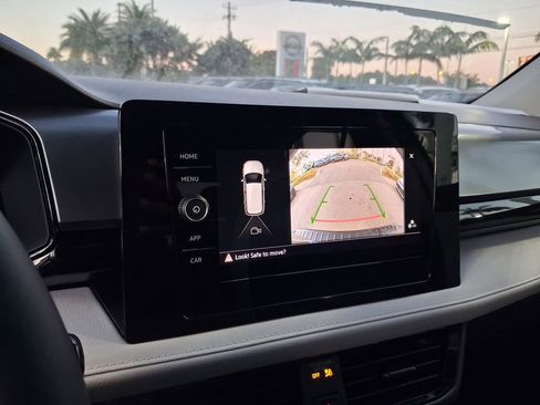 New 2026 Volkswagen Taos S image 10