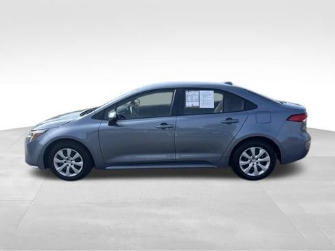 Used 2026 Toyota Corolla LE FWD image 2