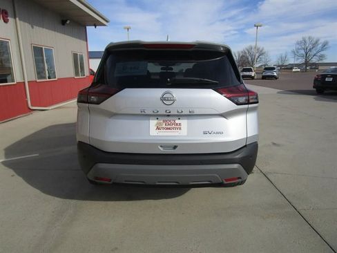 Used 2022 Nissan Rogue SV image 8