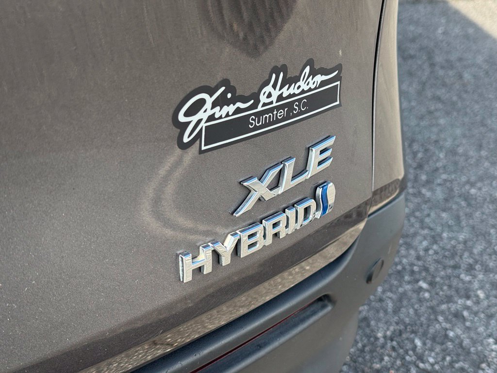 Used 2024 Toyota Sienna XLE FWD image 11