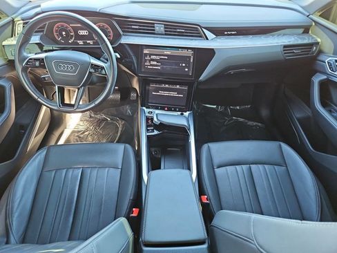 Used 2024 Audi Q8 e-tron Premium Plus image 20