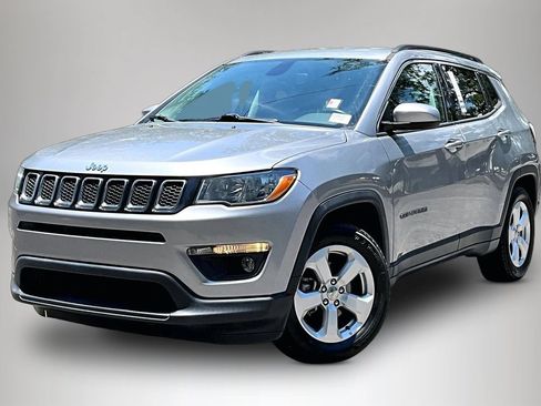 Used 2019 Jeep Compass Latitude w/ Popular Equipment Group FWD image 1