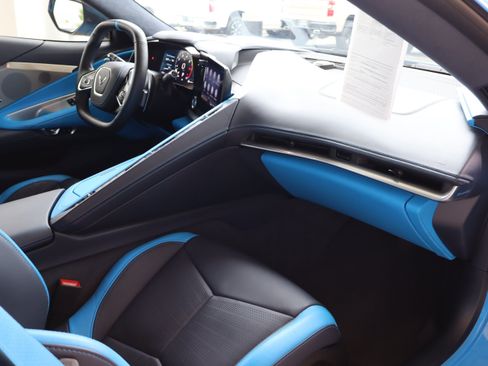 Used 2023 Chevrolet Corvette Stingray Premium Cpe w/ Z51 Performance Package RWD image 32