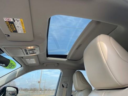 Used 2022 Toyota Highlander XLE image 23