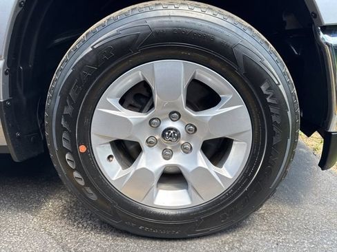 Used 2023 RAM 1500 Big Horn AWD/4WD image 30