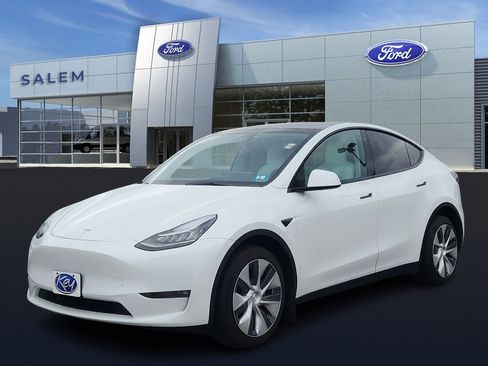 Used 2021 Tesla Model Y Long Range image 7