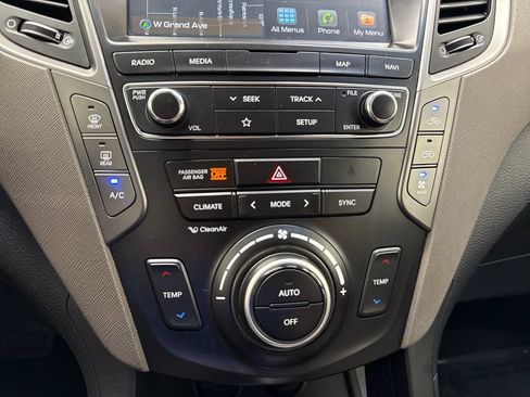Used 2019 Hyundai Santa Fe XL AWD/4WD image 21