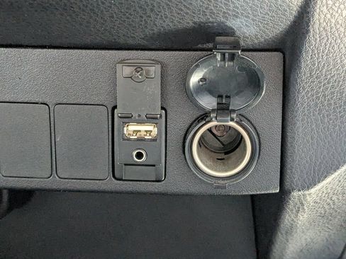 Used 2014 Toyota RAV4 XLE FWD image 11
