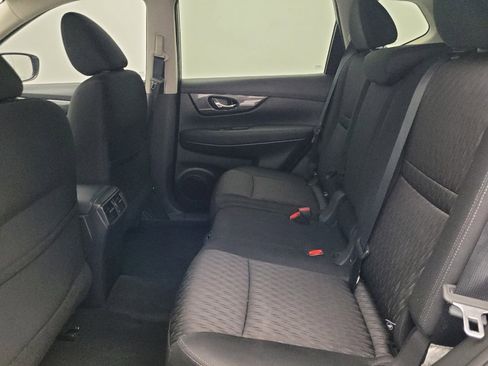 Used 2019 Nissan Rogue SV image 18