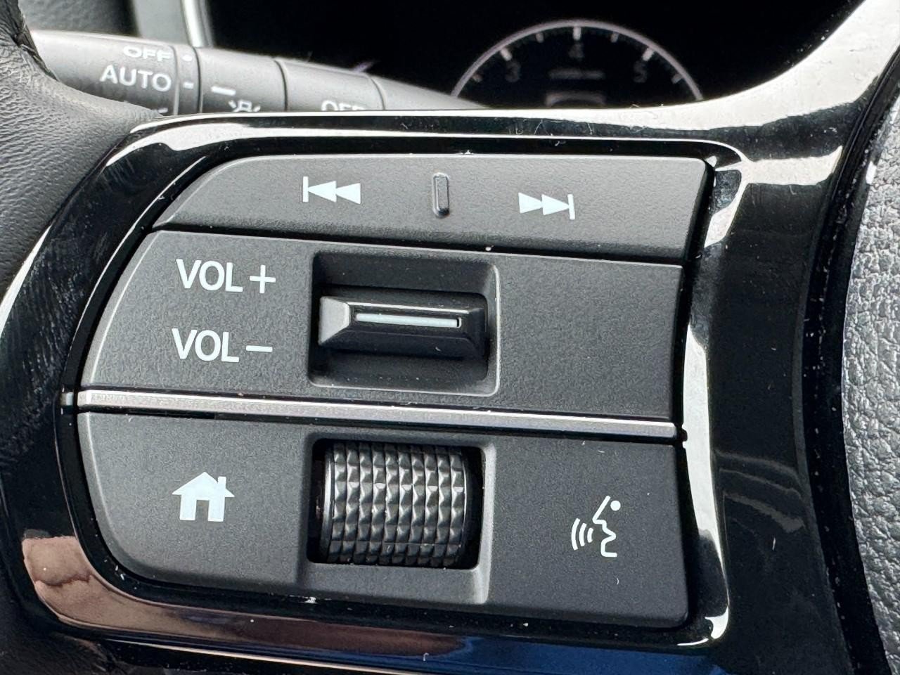 Certified 2025 Honda Pilot Touring image 23