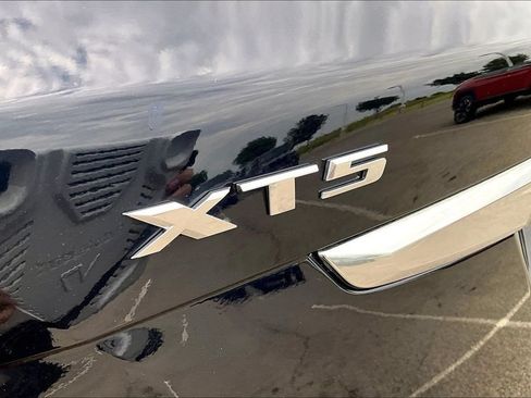 Used 2022 Cadillac XT5 Premium Luxury FWD image 33