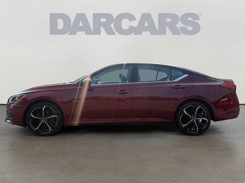 Used 2023 Nissan Altima 2.5 SR FWD image 4