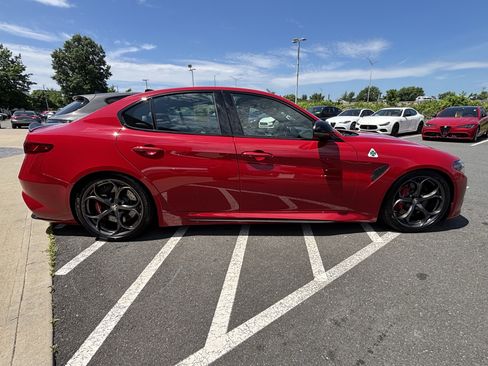 Certified 2023 Alfa Romeo Giulia Quadrifoglio RWD image 7