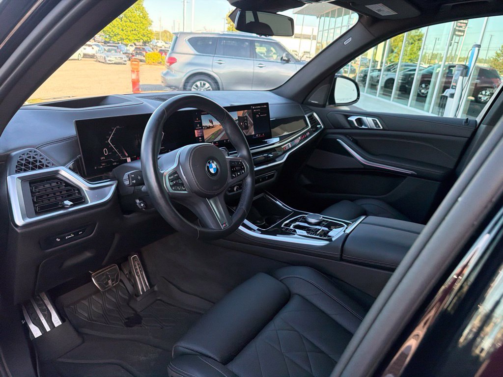 Used 2024 BMW X5 xDrive40i w/ M Sport Package AWD/4WD image 17