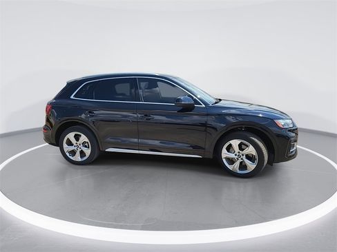 Used 2021 Audi Q5 Prestige image 9