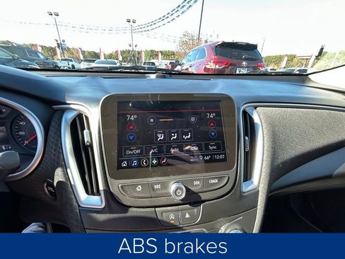 Used 2024 Chevrolet Malibu LT image 32