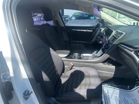 Used 2014 Ford Fusion SE FWD image 13