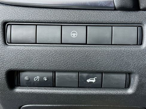 Used 2023 Nissan Rogue SL w/ SL Premium Package image 17